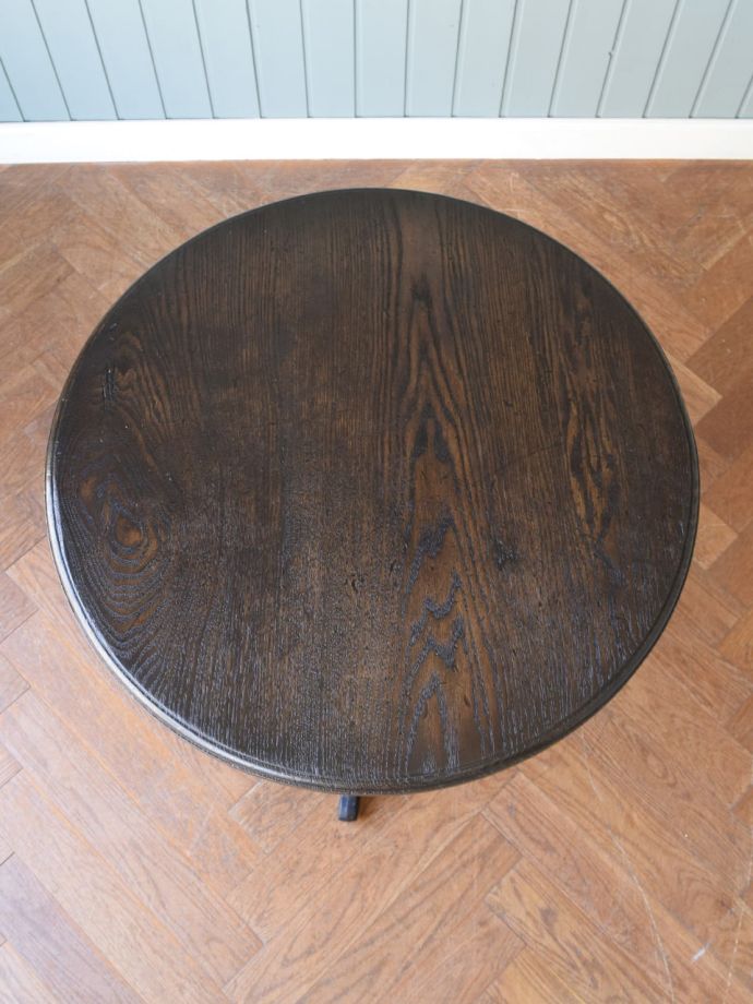 英国アンティークのおしゃれなテーブル、美しいアイアン脚のパブ