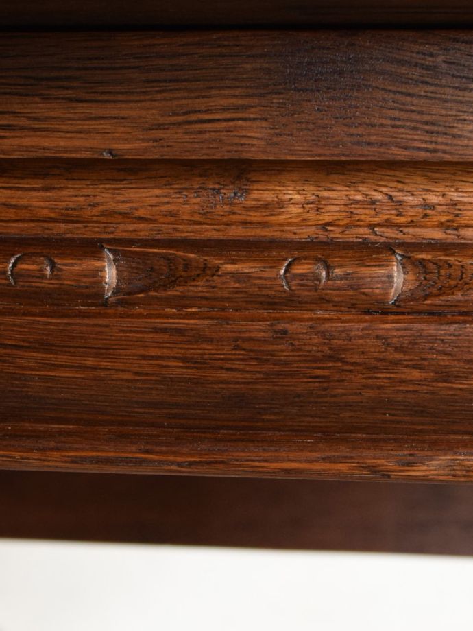 アンティークらしい彫