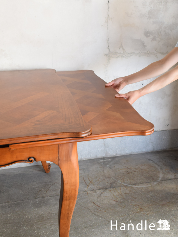 伸長式テーブルのサイズ変更方法