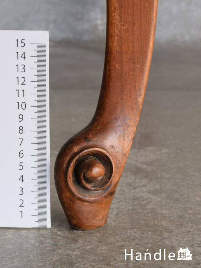 アンティークテーブルの脚