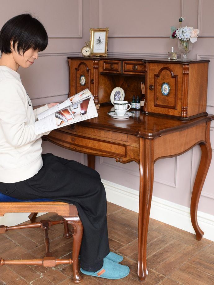 書斎机で楽しむ贅沢な時間