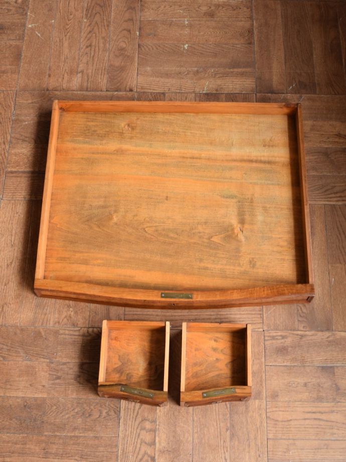 アンティークデスクの引き出し