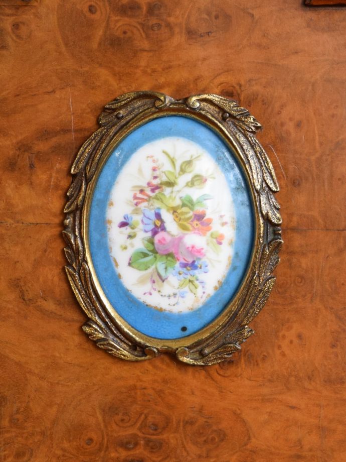 アンティークデスクの装飾