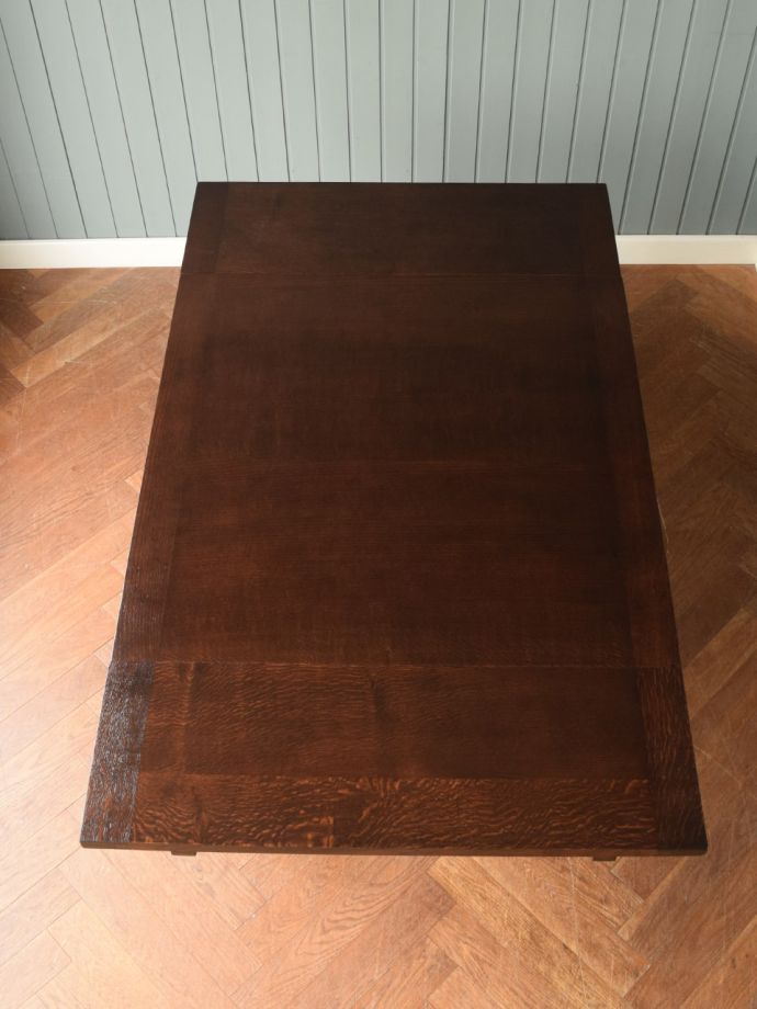 伸長式ダイニングテーブルの天板