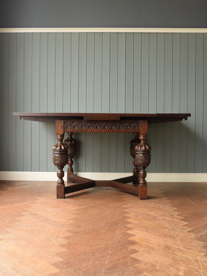 便利なドローリーフテーブル