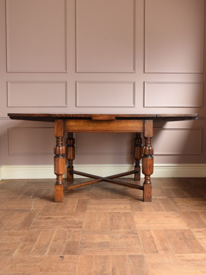 便利なドローリーフテーブル