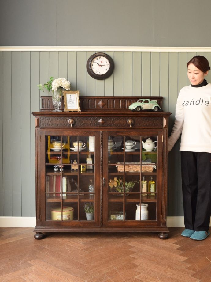 イギリスから届いた扉付き本棚、オーク材のアンティークブックケース(q