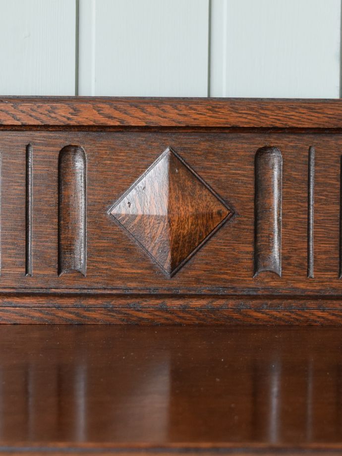 アンティークらしい彫