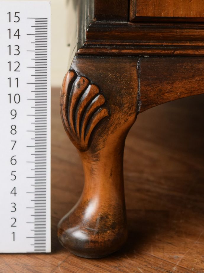 アンティーク家具の脚