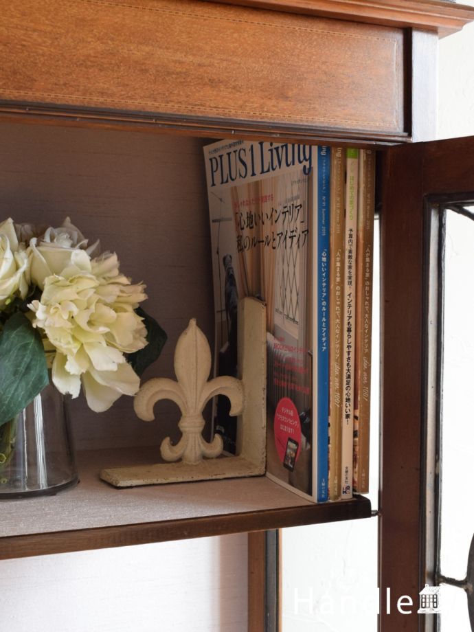 収納たっぷりのキャビネット