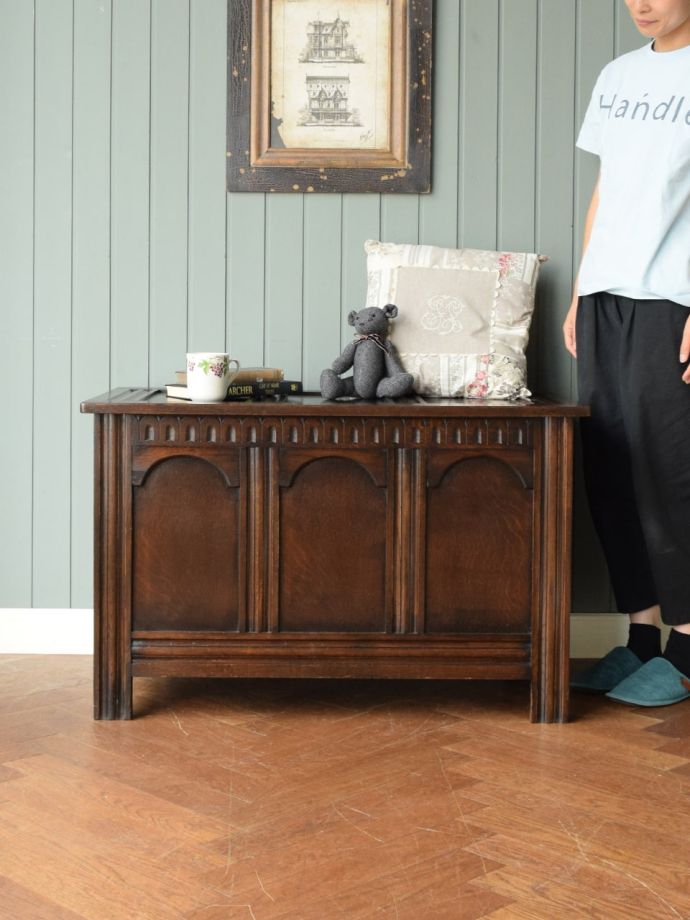 アンティークのブランケットボックス