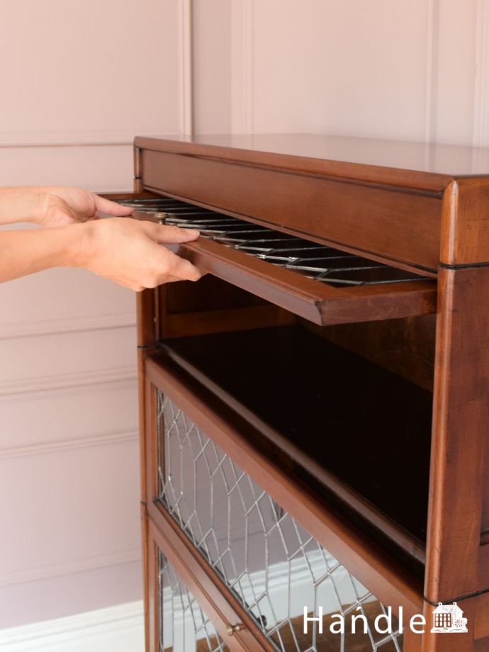 ガラス扉の開け方