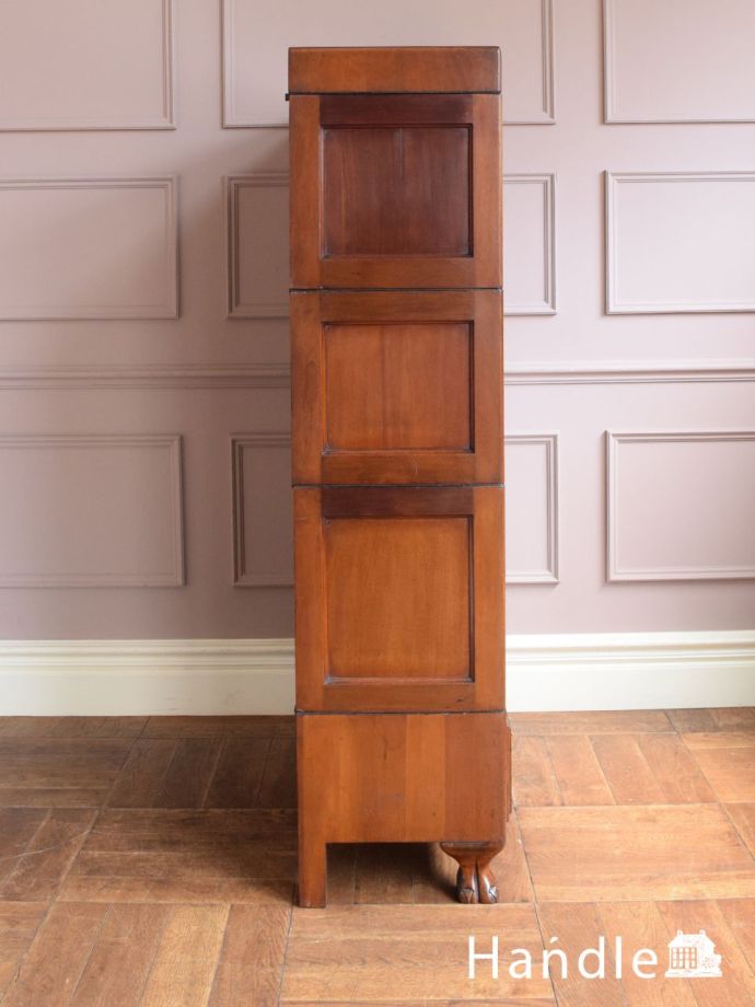 キャビネットの側面