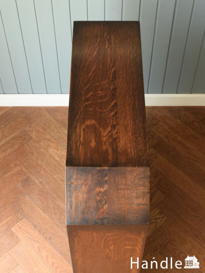 キャビネットの天板