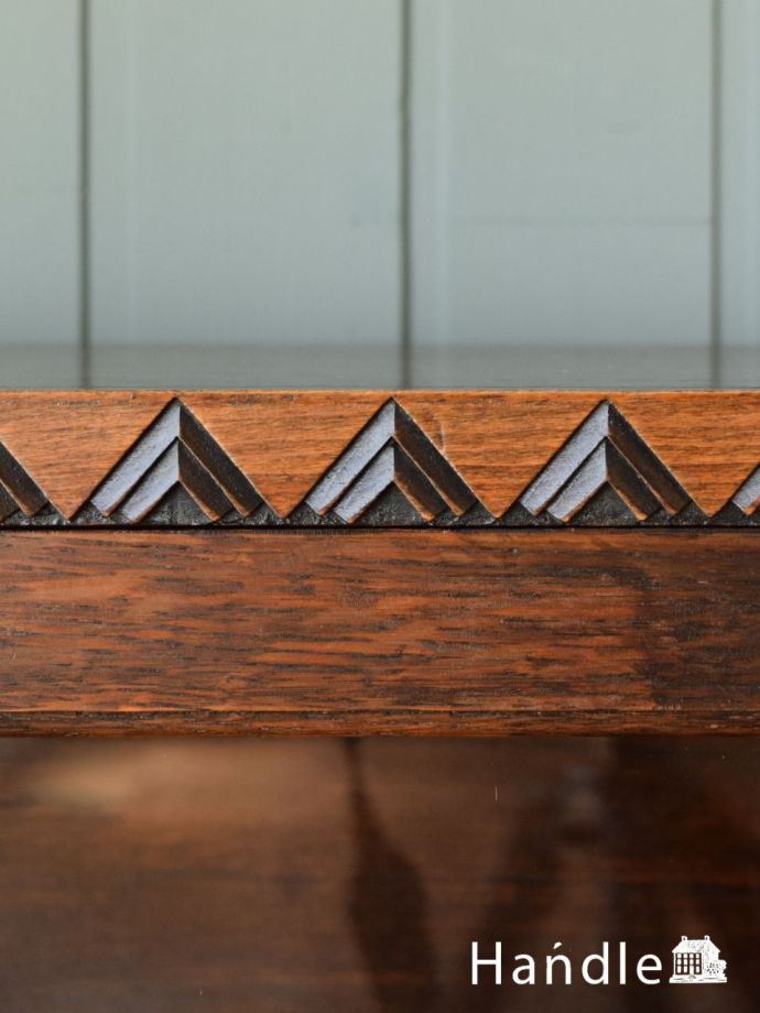 アンティークらしい彫