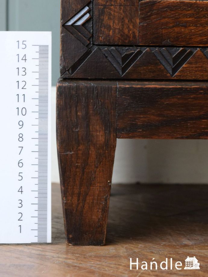 アンティーク家具の脚