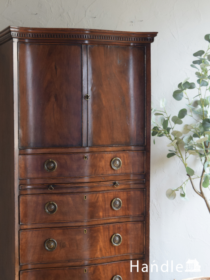 アンティーク家具らしい美しい杢目