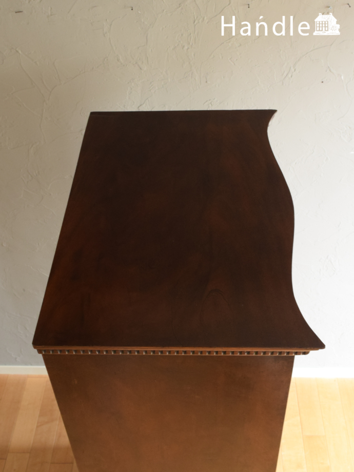 カップボードチェストの形