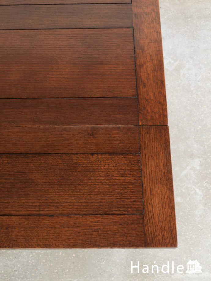 アンティークテーブルの木目