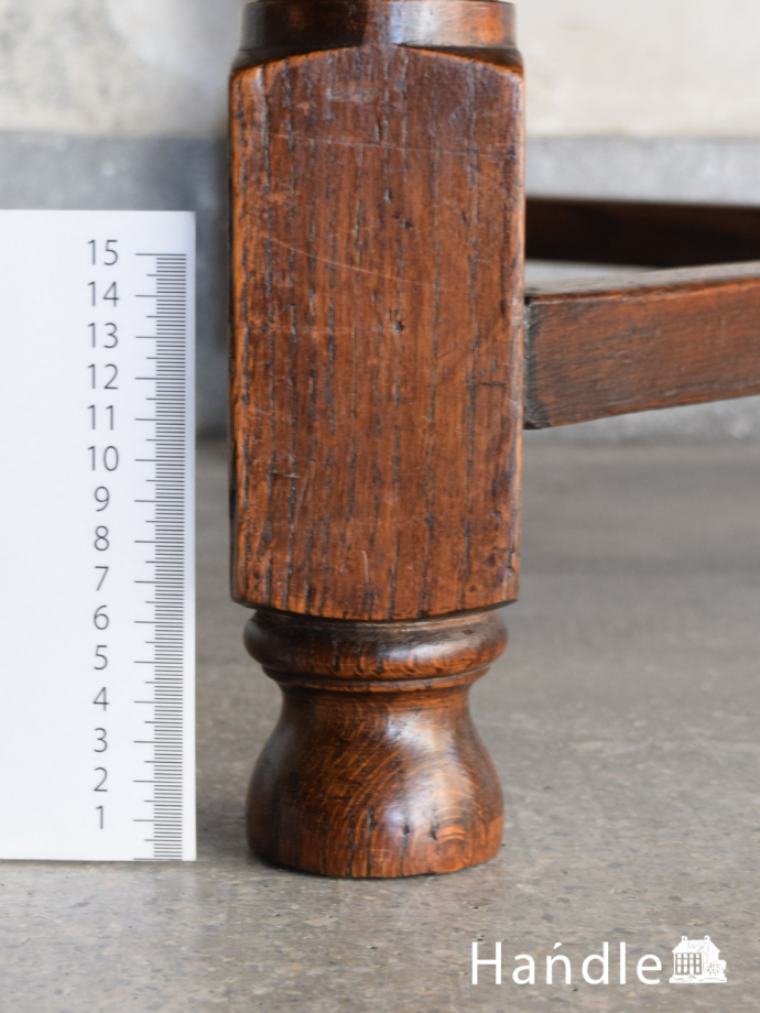 アンティークテーブルの脚