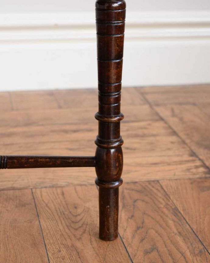 アンティーク椅子の脚