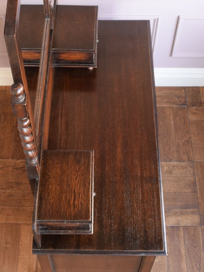 アンティークドレッサーの天板