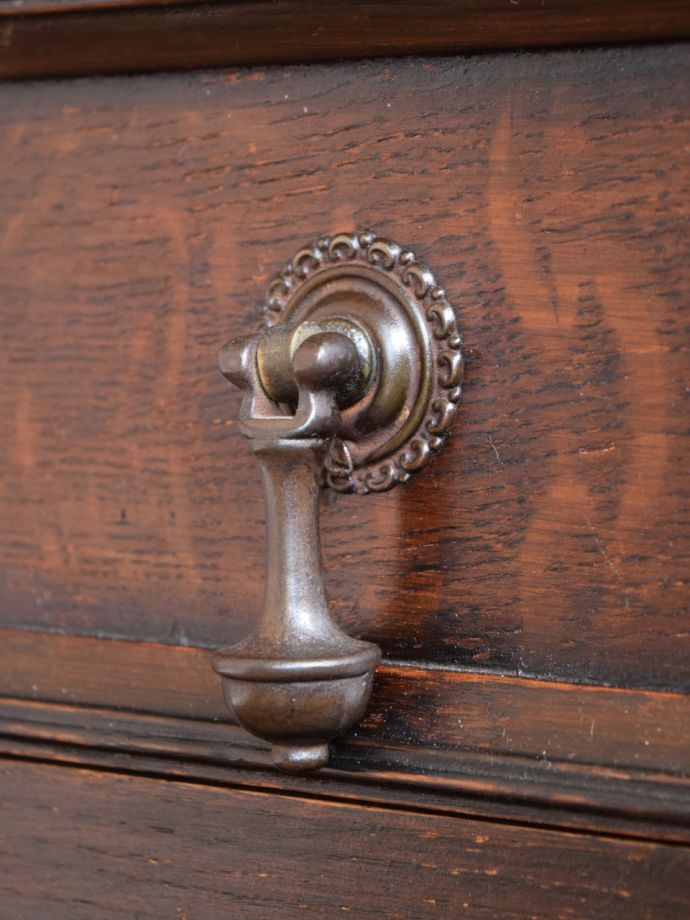 ドレッサーのおしゃれな取っ手