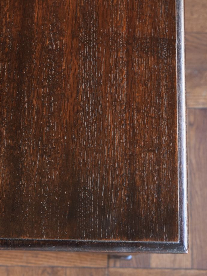 ドレッサーの天板