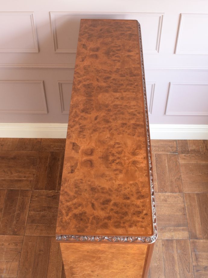 アンティークキャビネットの天板