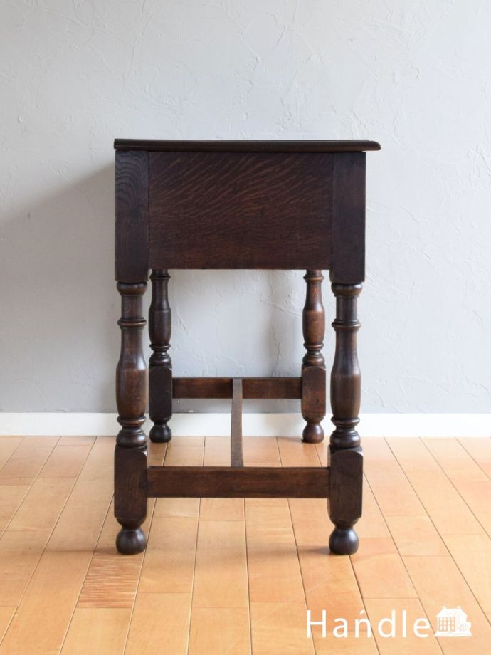 コンソールテーブルの側面