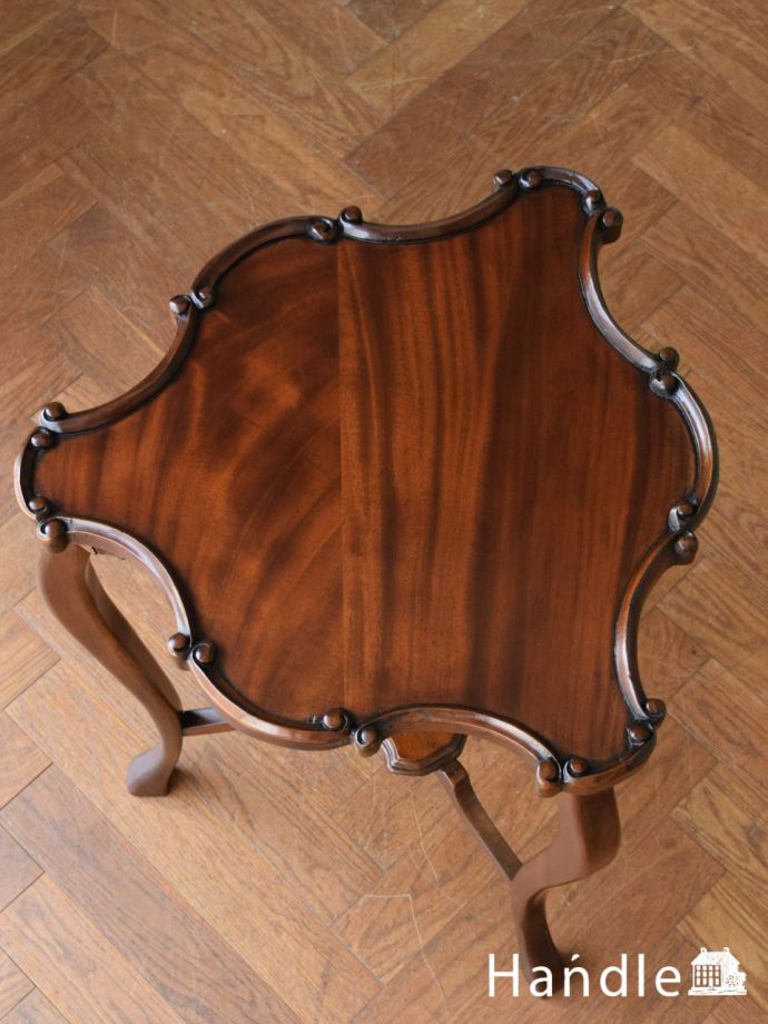 アンティークのプランツスタンドの天板