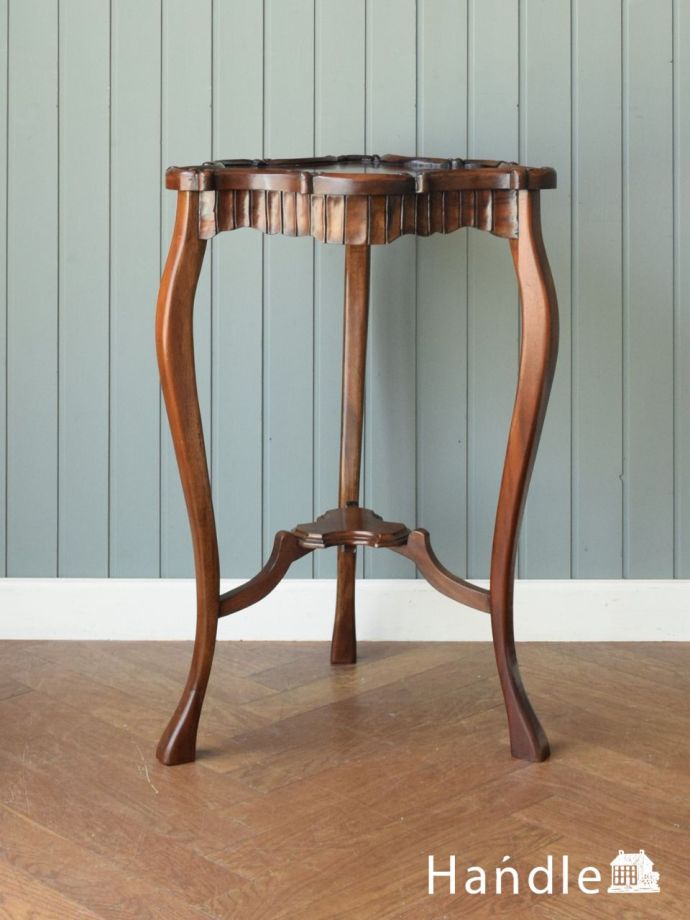 アンティーク家具の側面