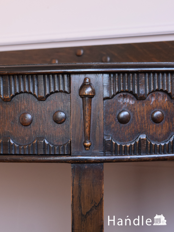 アンティーク家具の装飾