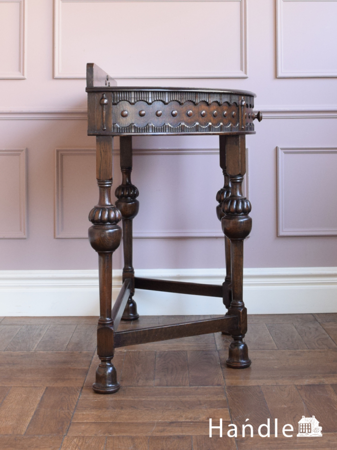 コンソールテーブルの側面