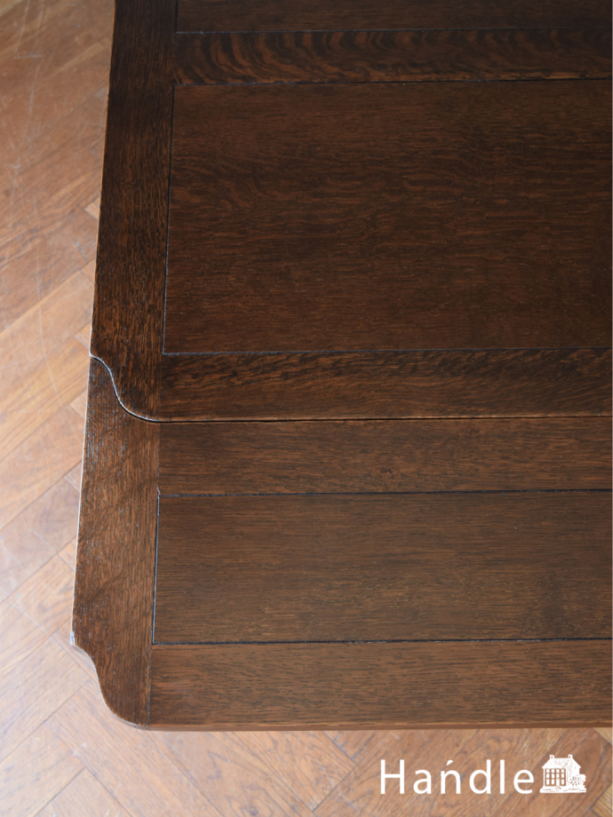 アンティークテーブルの木目