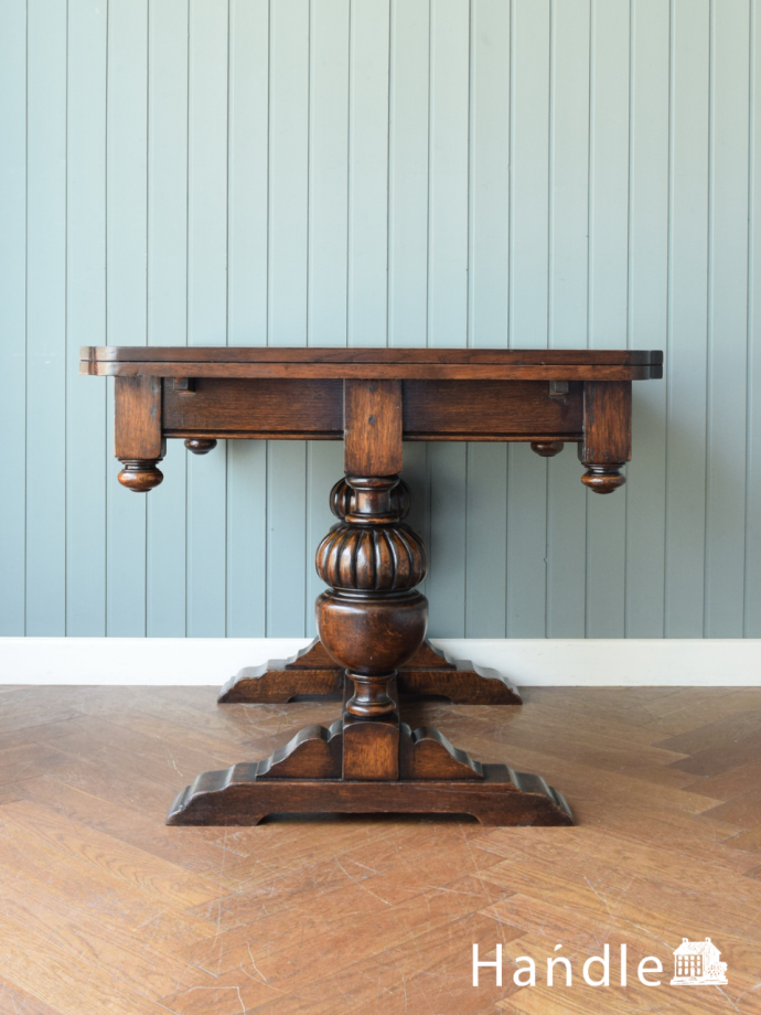 ドローリーフテーブルの横顔