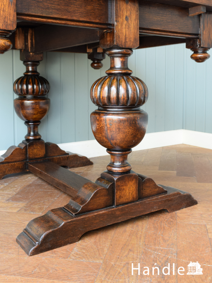 アンティークテーブルの脚