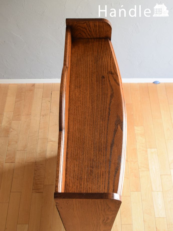 キャビネットの天板