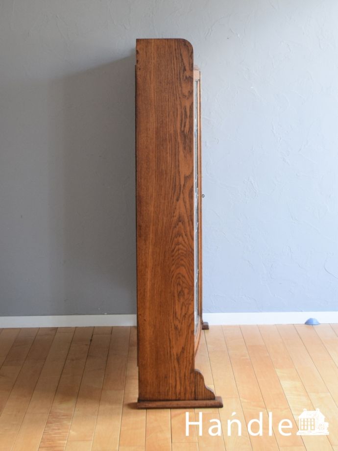 キャビネットの側面