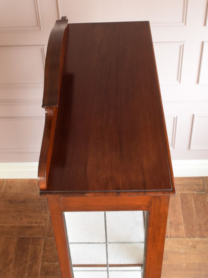 キャビネットの天板