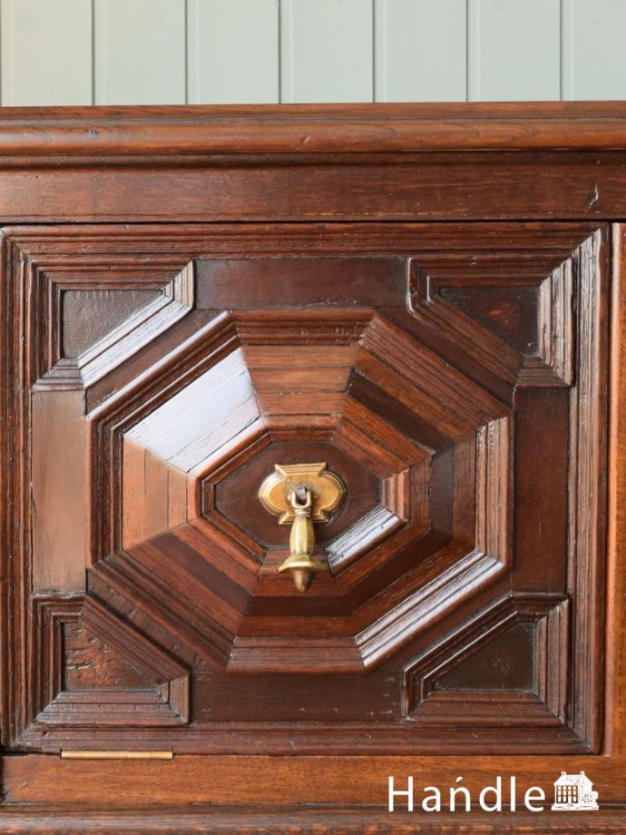 アンティークらしい彫