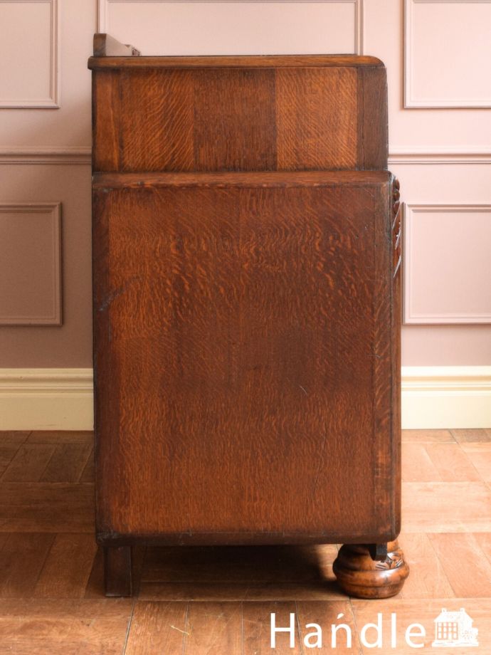 サイドボードの側面