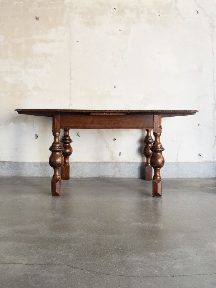 便利なドローリーフテーブル