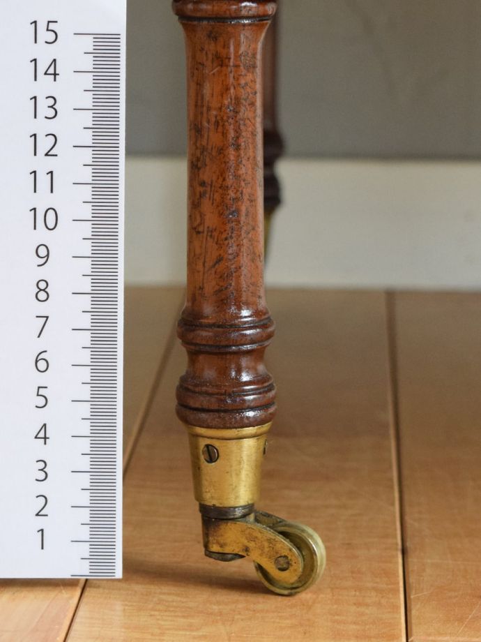 アンティーク家具の脚