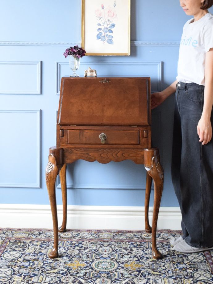 英国アンティークのライティングビューロー、オーク材とウォールナット