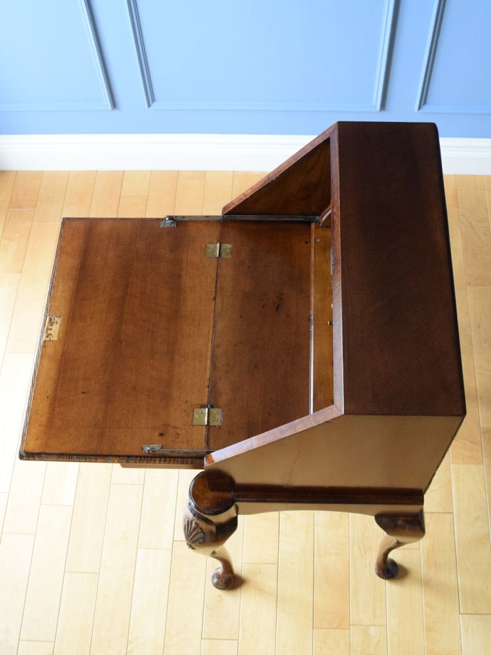 英国アンティークのライティングビューロー、オーク材とウォールナット