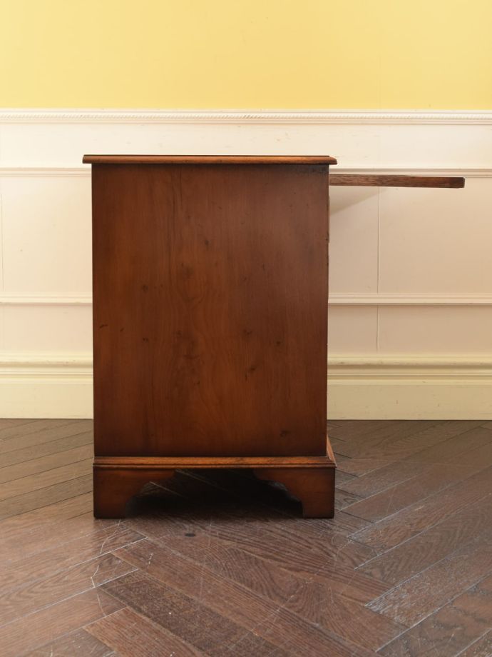 サイドキャビネットの側面