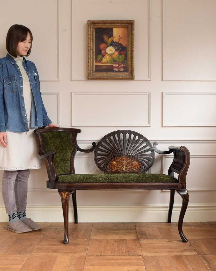 セティ・ソファ・ベンチ　アンティーク チェア　象嵌も装飾も施された究極に美しいイギリスアンティークの椅子（セティ）。最上級の美しさで見た人みんなを魅了する椅子アンティークの椅子の中でも特に美しいセティ。(q-326-c)