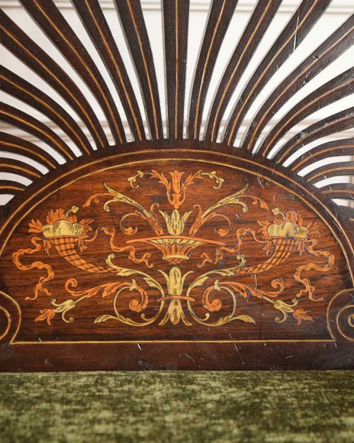 セティ・ソファ・ベンチ　アンティーク チェア　象嵌も装飾も施された究極に美しいイギリスアンティークの椅子（セティ）。美しさの極みを堪能して下さい高級材で描かれた美しく柔らかなフォルム。(q-326-c)