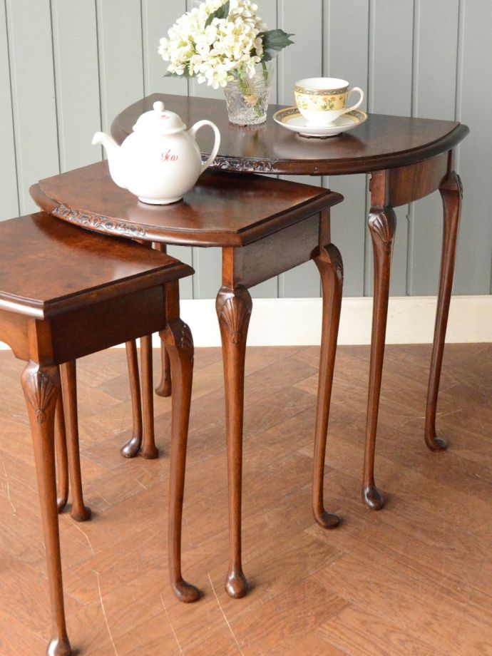 おしゃれなネストテーブル